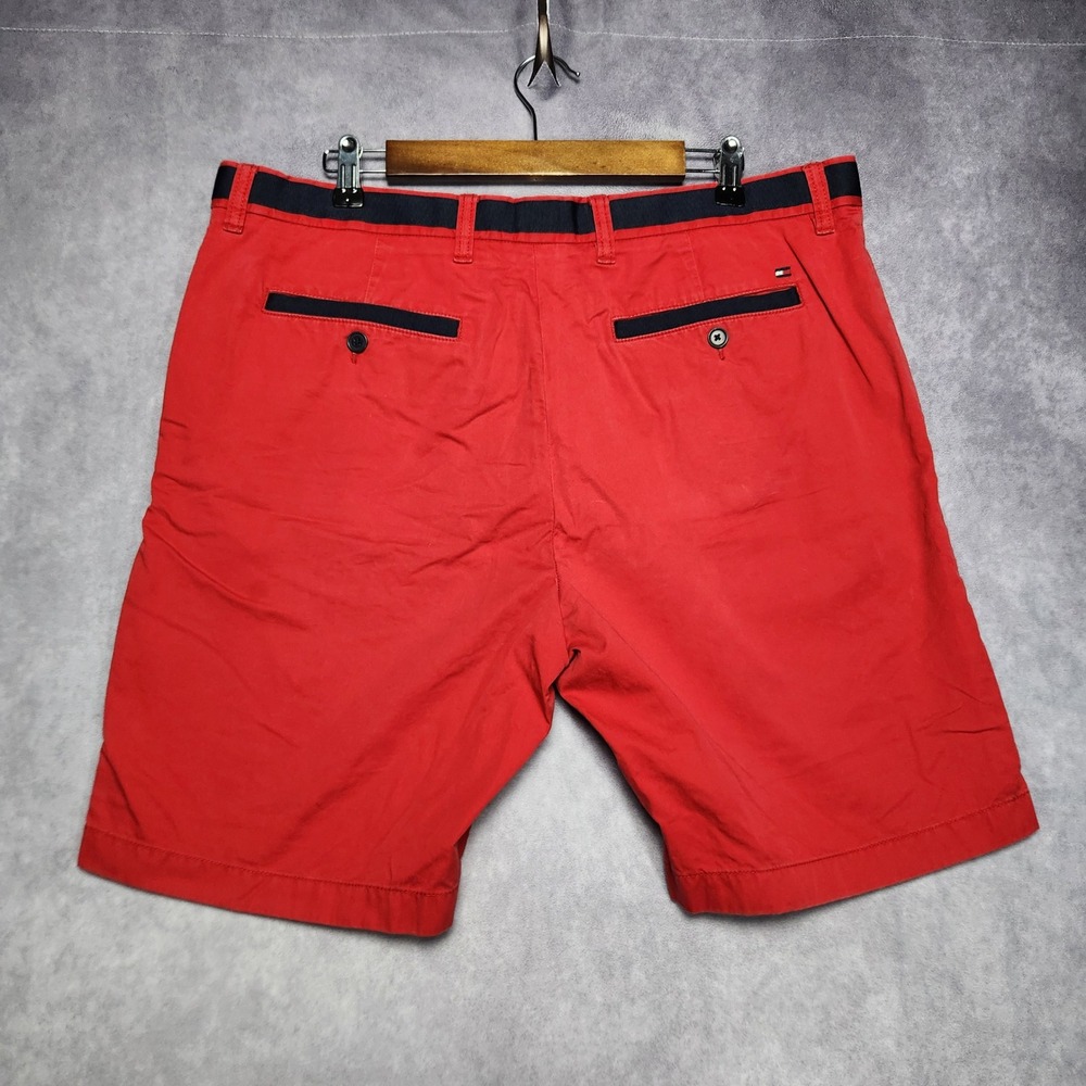 Tommy Hilfiger Mens Red Chino Shorts Navy Ribbon Trim Size 36 Flat Front Cotton